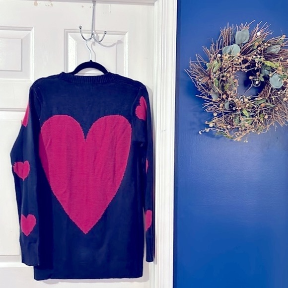 Women’s The Classic Navy and Pink Heart Button Up Acrylic Cardigan Size Small - Picture 6 of 8